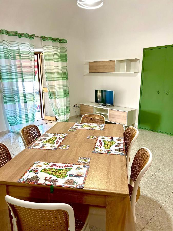 Villa Gira Vota E Furria Santo Stefano di Camastra Esterno foto